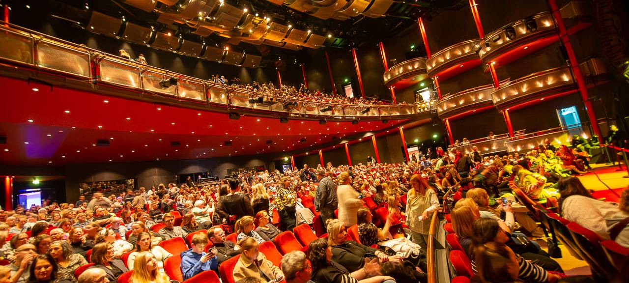 Lichtblicke Weihnachtskonzert: Über 165.000 Euro für den guten Zweck! - Michael Patrick Kelly hautnah