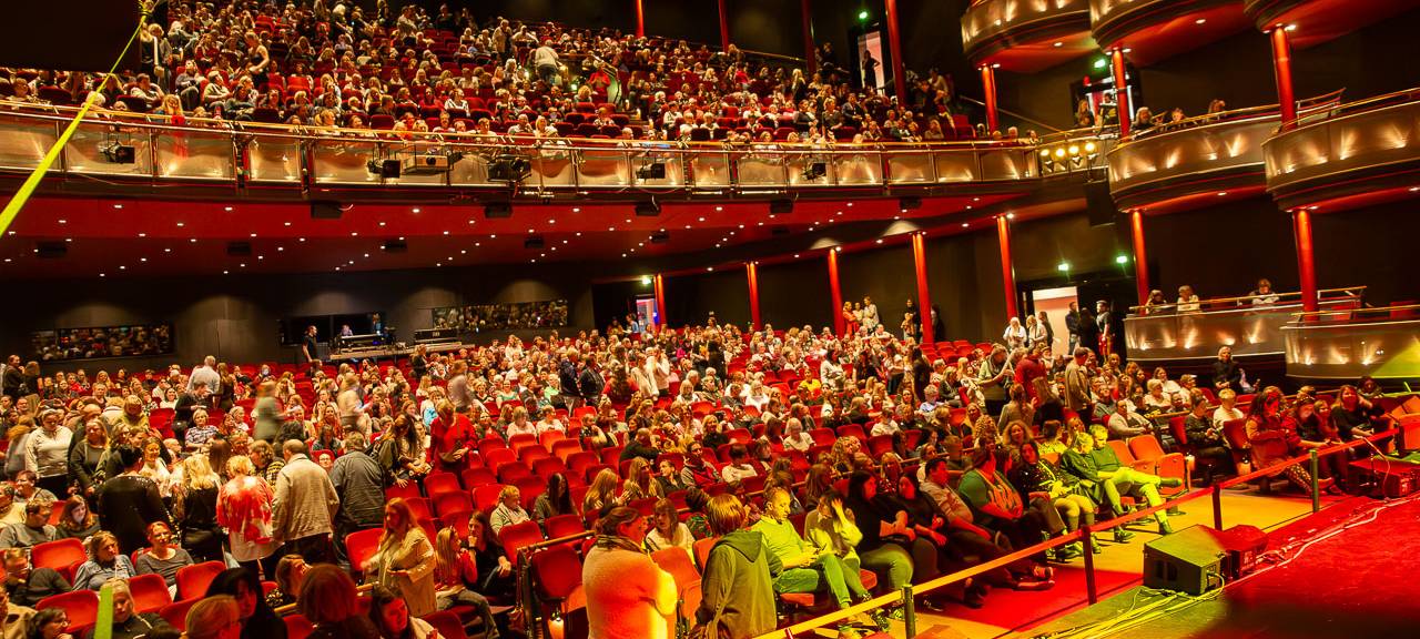 Lichtblicke Weihnachtskonzert: Über 165.000 Euro für den guten Zweck! - Michael Patrick Kelly hautnah